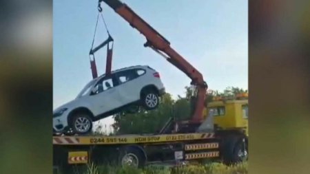 Masina furata si abandonata langa un parau. Greseala facuta de proprietar