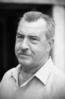 A murit actorul Costel Constantin, la varsta de 81 de ani. Mesajul lui Ion <span style='background:#EDF514'>ILIES</span>cu