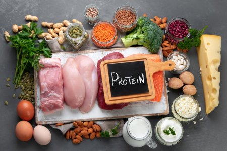 Ce cantitate de proteine ar trebui sa consumi zilnic