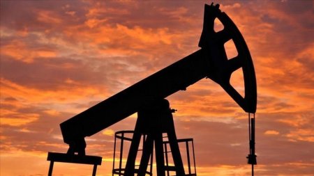 Preturile petrolului au scazut joi pentru a patra sedinta consecutiv; in atentie este cererea din SUA