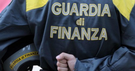 <span style='background:#EDF514'>ITALIA I</span>nfiinteaza un organism care va superviza finantele cluburilor sportive profesioniste
