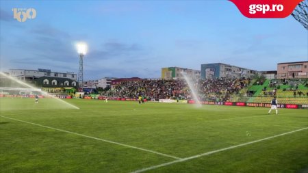 CS Mioveni - FC Botosani » Atmosfera relaxata la pauza partidei