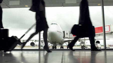 Atentionare de calatorie. Zboruri anulate sau intarziate | Controlorii de trafic aerian din Franta anunta greva