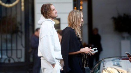 Vedetele tenisului mondial Stefanos Tsitsipas si Paula Badosa sunt din nou impreuna, dupa recenta despartire