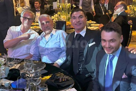 Ai bani » <span style='background:#EDF514'>CRISTI BORCEA</span> l-a impresionat pe Mourinho cu suma pe care a cheltuit-o la dineul Generatiei de Aur