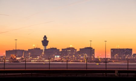 Tarile de Jos vor interzice cele mai zgomotoase zboruri de noapte pe aeroportul Schiphol