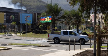 Toti cei sase romani din <span style='background:#EDF514'>NOUA CALEDONIE</span> au parasit arhipelagul francez VIDEO