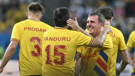 Generatia de Aur a facut spectacol la meciul de adio. Cea mai buna generatie a fotbalului romanesc a invins Legendele Lumii