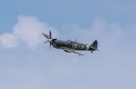 Un pilot britanic a murit dupa <span style='background:#EDF514'>PRABUSIREA</span> unui avion Spitfire, din al Doilea Razboi Mondial