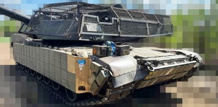 Tancul Abrams se intoarce pe front in Ucraina, dupa ce a fost modernizat cu ecrane de protectie din otel si placi reactive