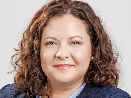 Business MAGAZIN. Cine este Alina Negru, general manager al operatiunilor Emerson in Romania, care a deschis la Cluj cel mai mare centru european al companiei si al doilea din lume