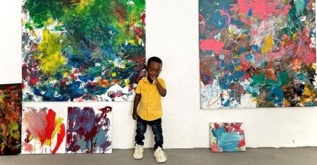 El este cel mai tanar pictor din lume! La varsta de 1 an, micutul din Africa are propriul sau studio