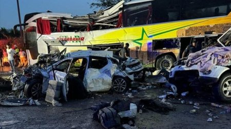Zece morti si 39 de raniti intr-un accident in lant, pe o autostrada din Turcia. Un autocar s-a rasturnat peste doua masini mici si a lovit un TIR