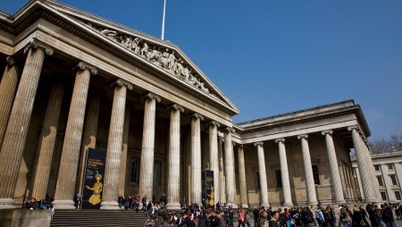 FBI investigheaza disparitia unor comori antice de la British Museum