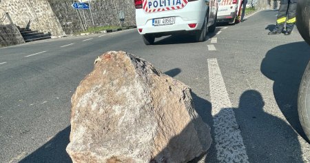 Politician PNL, strivit in propria masina de un bolovan cazut de pe munte. A fost transportat la spital cu elicopterul SMURD