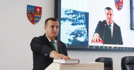 Cine este politicianul ranit grav dupa ce un bolovan desprins din munte a cazut pe masina condusa de el FOTO