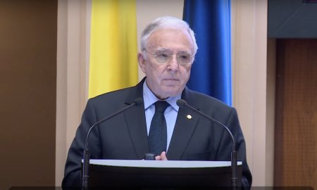 Cel mai longeviv guvernator al unei banci centrale din lume va obtine un nou mandat in Romania