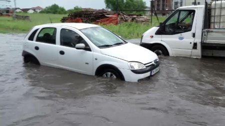 Cod galben de viituri pe rauri din 14 judete pana miercuri noaptea. Avertismentul hidrologilor