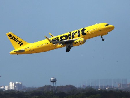 Panica la bordul unui avion Spirit Airlines, dupa ce pasagerilor li s-a spus sa se pregateasca pentru o aterizare de urgenta pe apa