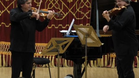 Violonistii Liviu Prunaru si Gabriel <span style='background:#EDF514'>CROITORU</span> pornesc din 3 iunie in al 12-lea Turneu National Duelul viorilor Stradivarius vs. Guarneri
