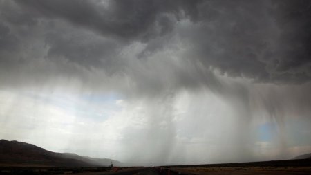 Avertizare meteo imediata cod galben de furtuni, in mai multe judete! Localitatile vizate de alerta ANM