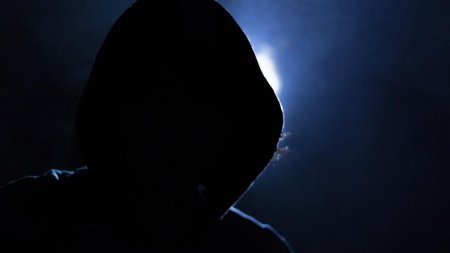 Influencer roman, victima hackerilor: "Mi-au furat 5.400 de dolari"