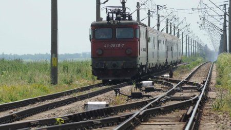 Record de viteza pe calea ferata, dar nu a trenurilor. Scumpire de 4 ori in 8 ani. Reabilitarea caii ferate Ploiesti Triaj-Focsani are unda verde de la Mediu