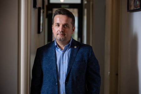 Arthur Hunt: Capacitatea de a transforma rapid businessul in functie de piata este tendinta-cheie a ultimilor 2 ani la marile companii, dar schimbarile de management sunt inca lente, media pentru alegerea unui manager de top fiind de 110 zile