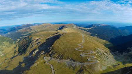 Se redeschide circulatia pe Transalpina incepand de sambata. Pe un tronson se va putea circula intre orele 08:00-18:00