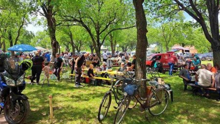 Un copil de 4 ani a cazut intr-un ceaun cu gulas, dupa un accident de bicicleta, in Serbia. Baietelul a fost salvat