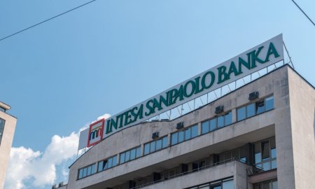 Intesa Sanpaolo a finalizat achizitia First Bank