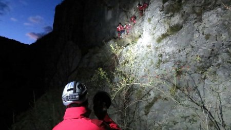 O turista maghiara a fost salvata de salvamontistii din Alba. Femeia si-a rupt un picior