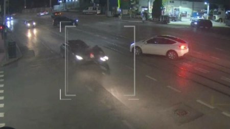 Cine este soferita care a proiectat un motociclist intr-un refugiu de tramvai din Iasi si apoi fuge de la locul faptei