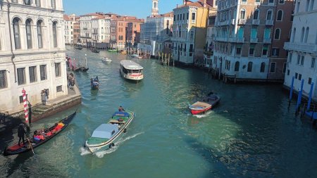 Venetia interzice grupurile mari de turisti si difuzoarele