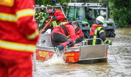 O inchisoare a fost evacuata si mai multe localitati sunt izolate, dupa ploile abundente care au dus la inundatii masive, in Bavaria