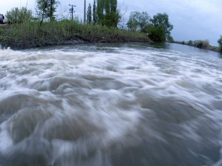 Pericol de inundatii pe mai multe rauri din Maramures. A fost emis un cod galben