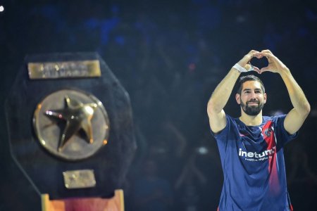 <span style='background:#EDF514'>NIKOLA</span> Karabatic, adio handbalului de club cu victorie, artificii si sub privirile lui Novak Djokovic