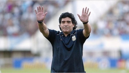 Mostenitorii lui Maradona nu reusesc sa blocheze vanzarea trofeului Ballon d'Or 1986