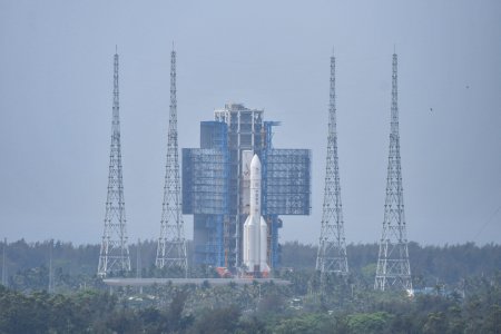 Sonda chineza Chang’e 6 a aselenizat cu succes pe partea ascunsa a Lunii