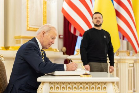 Cum a obtinut Ucraina permisiunea lui Joe Biden sa foloseasca arme americane impotriva unor tinte din Rusia