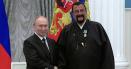 <span style='background:#EDF514'>STEVEN SEAGAL</span>, decorat de presedintele Rusiei, Vladimir Putin