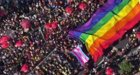 Rauri de oameni la o manifestatie Pride. Activistii acuza ca sunt discriminati in Brazilia