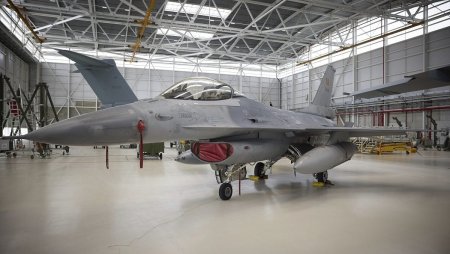 Olanda ii da voie Ucrainei sa foloseasca avioanele de lupta F-16 promise pentru a lovi tinte din Rusia