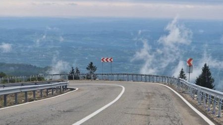 Trafic intrerupt pe Transalpina din cauza unui accident