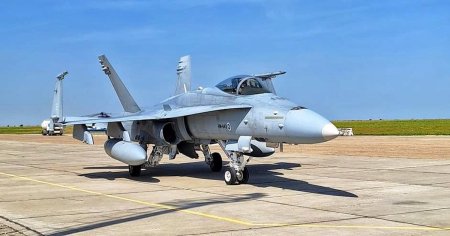Prima misiune NATO a Finlandei in Romania. Partenerii de alianta au venit cu avioane F-18 Hornet la Mihail <span style='background:#EDF514'>KOGALNICEANU</span> FOTO VIDEO
