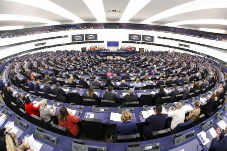 Amestecul rus in alegerile europarlamentare: de la atacuri cibernetice la plati catre politicieni