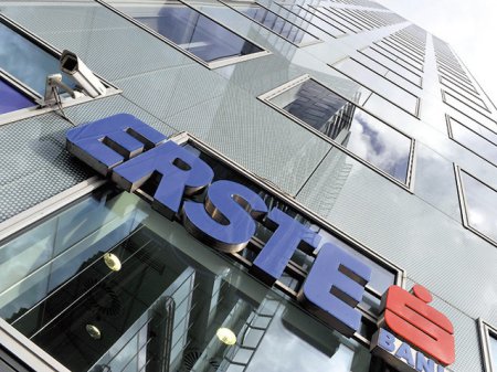 Bursa: Austriecii de la Erste Bank, cei care controleaza BCR in Romania, au primit aprobarea Bancii Centrale Europene pentru rascumpararea de actiuni de 500 milioane de euro.