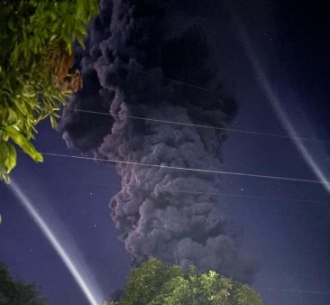 Vulcanul pe de <span style='background:#EDF514'>MUNTELE</span> Kanlaon din Filipine a erupt provocand un cutremur puternic. O coloana de cenusa de cinci kilometri, aruncata spre cer VIDEO