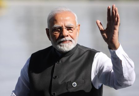 Premierul Narendra Modi demisioneaza dupa ce partidul sau a pierdut majoritatea in parlamentul indian