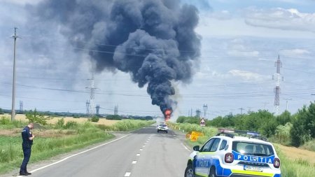 Pericol de explozie pe DN2B, dupa un accident intre o cisterna plina cu benzina si o masina, in Braila. Unul dintre soferi a fost gasit carbonizat